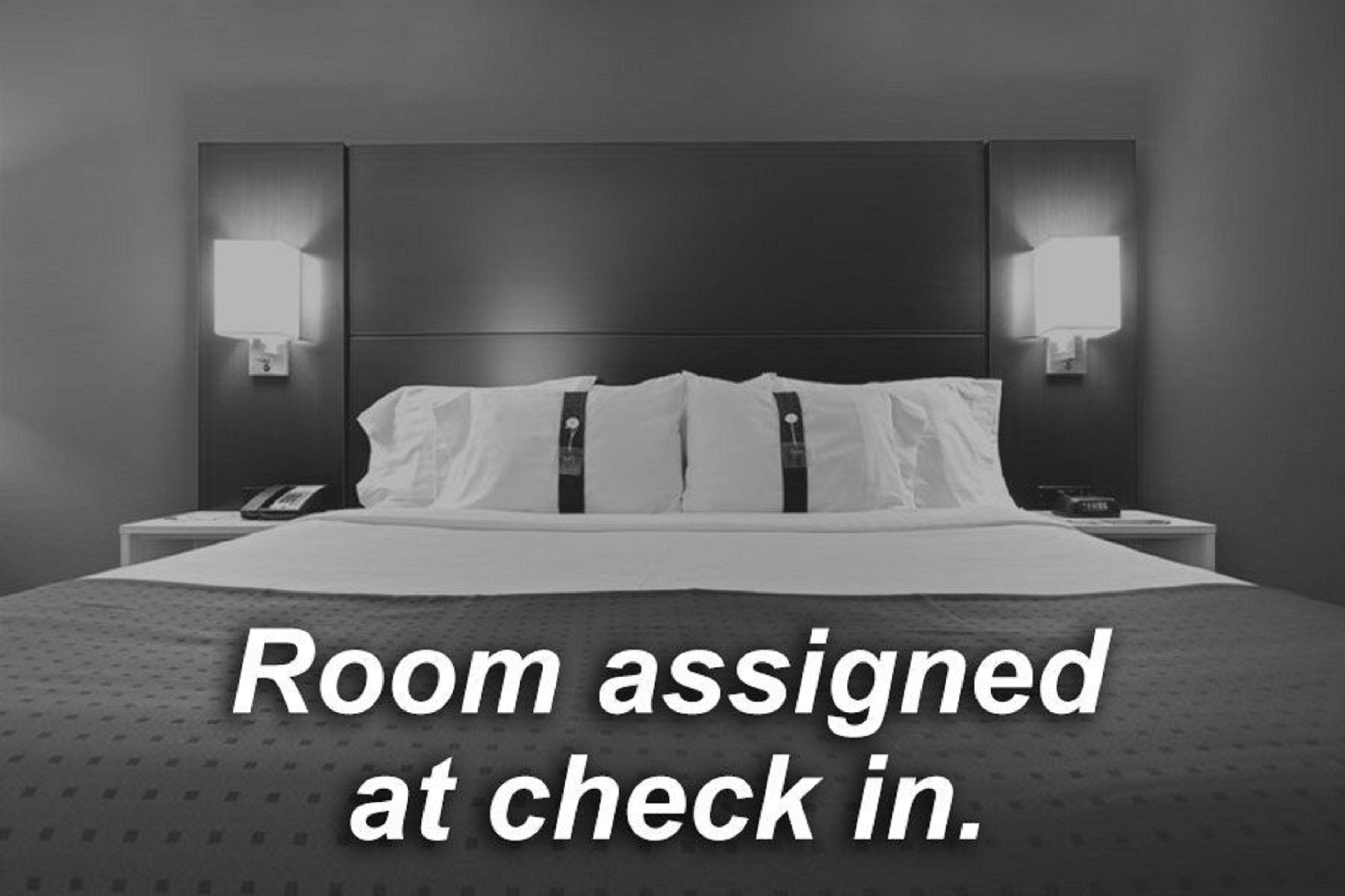 Holiday Inn Express Show Low By Ihg Экстерьер фото