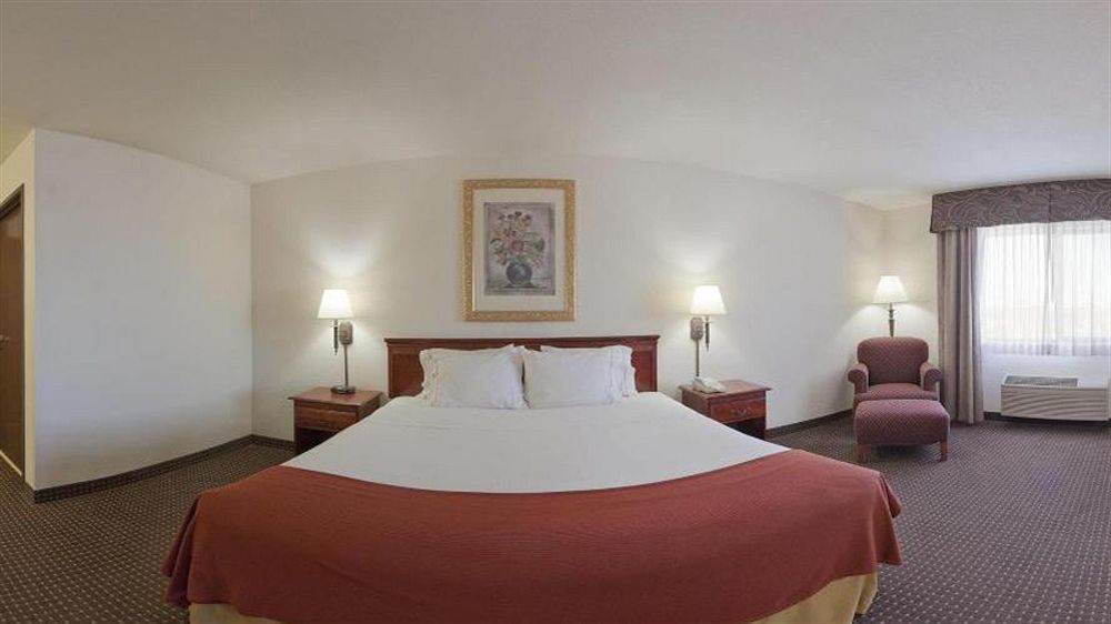 Holiday Inn Express Show Low By Ihg Экстерьер фото